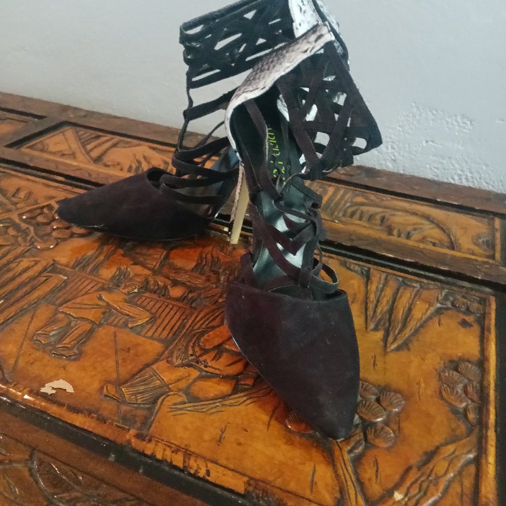 Snakeskin and black heels
